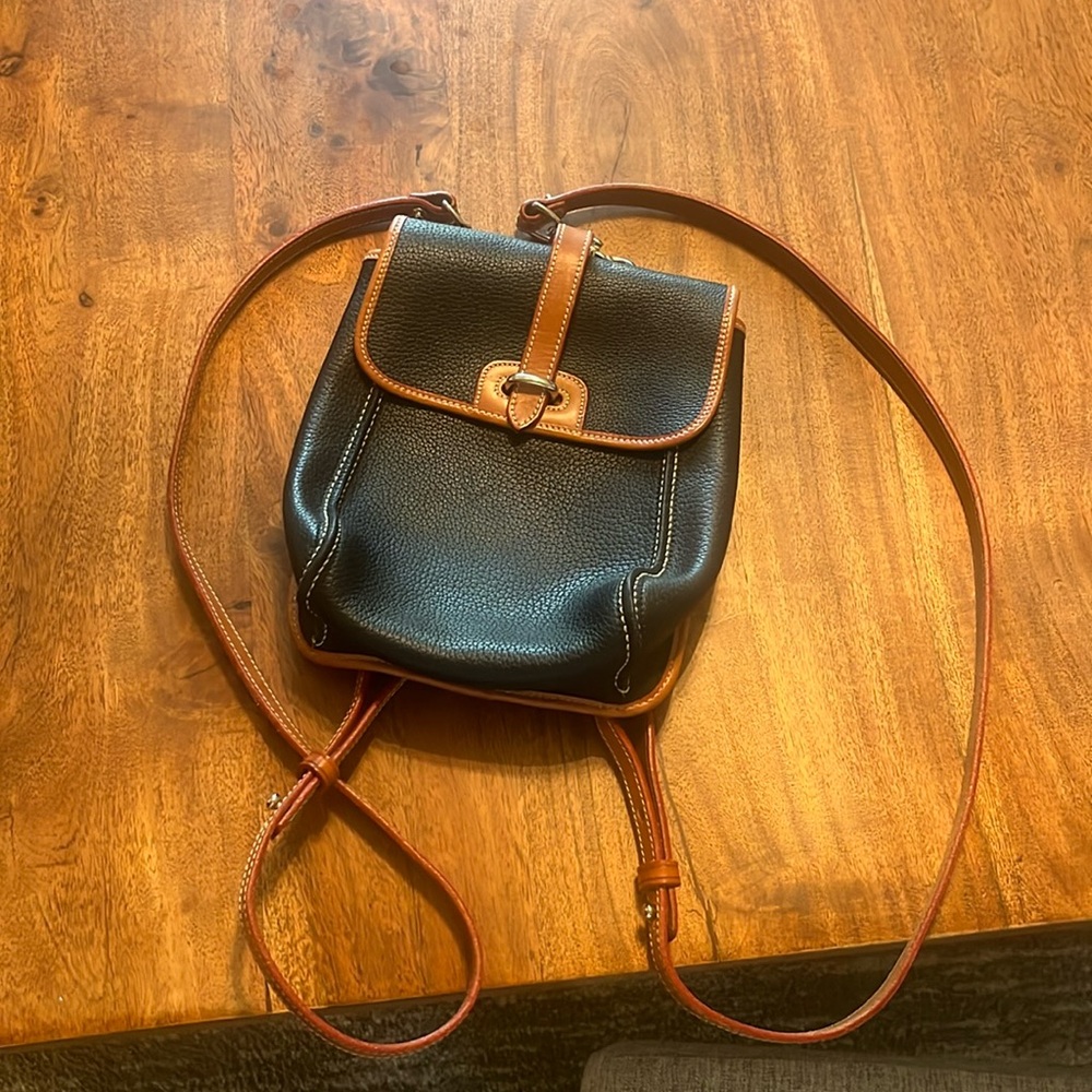 Small Dooney & Bourke purse backpack.